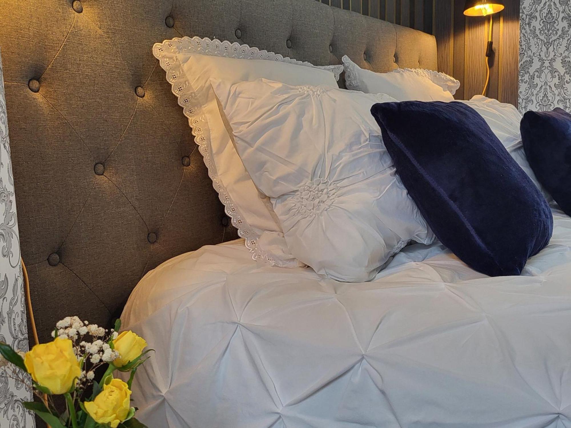 Sejour De Charme Au Chateau Avec Petit-Dejeuner Et Parking - Fr-1-591-705 Cluis Екстериор снимка