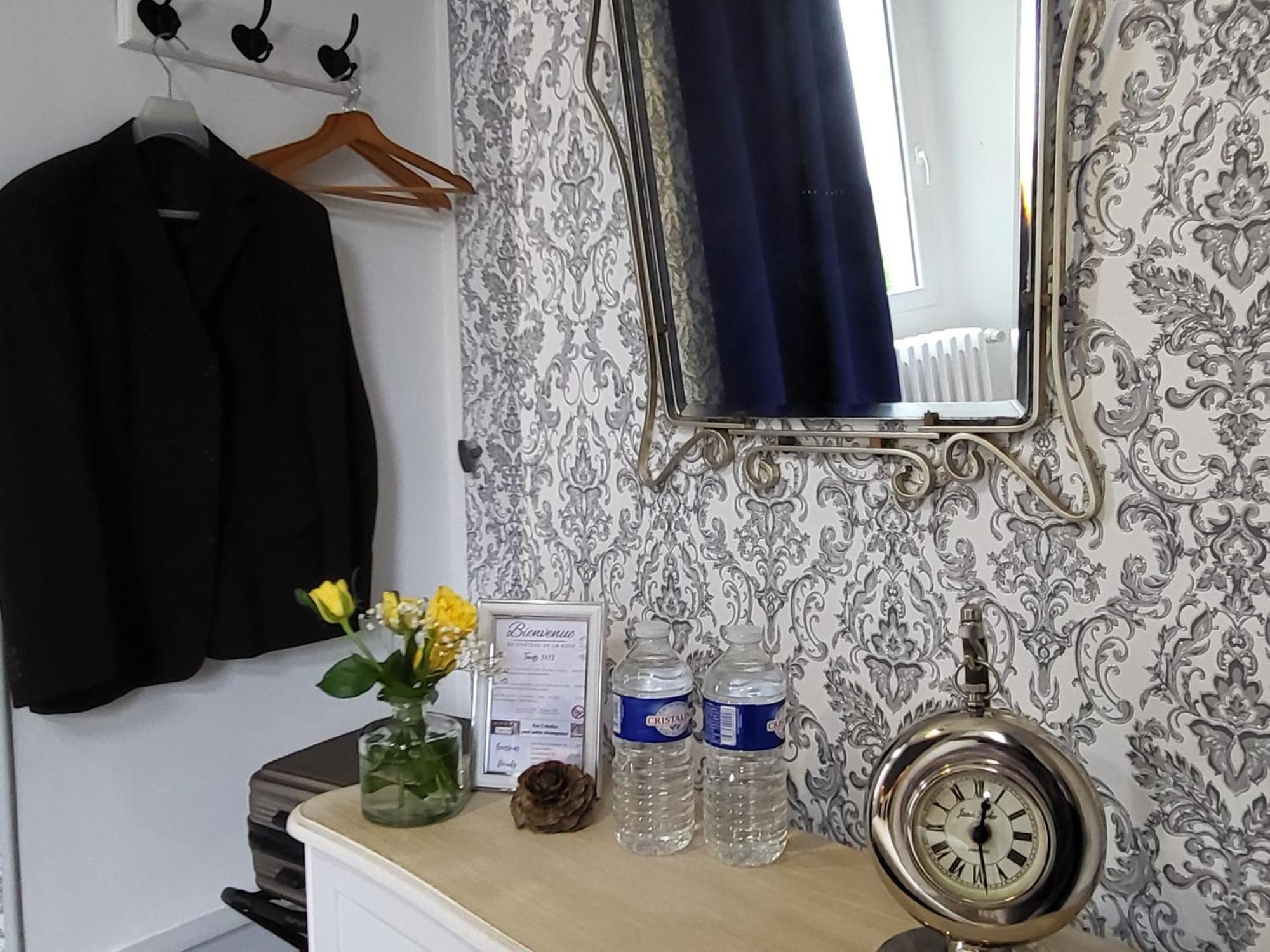 Sejour De Charme Au Chateau Avec Petit-Dejeuner Et Parking - Fr-1-591-705 Cluis Екстериор снимка