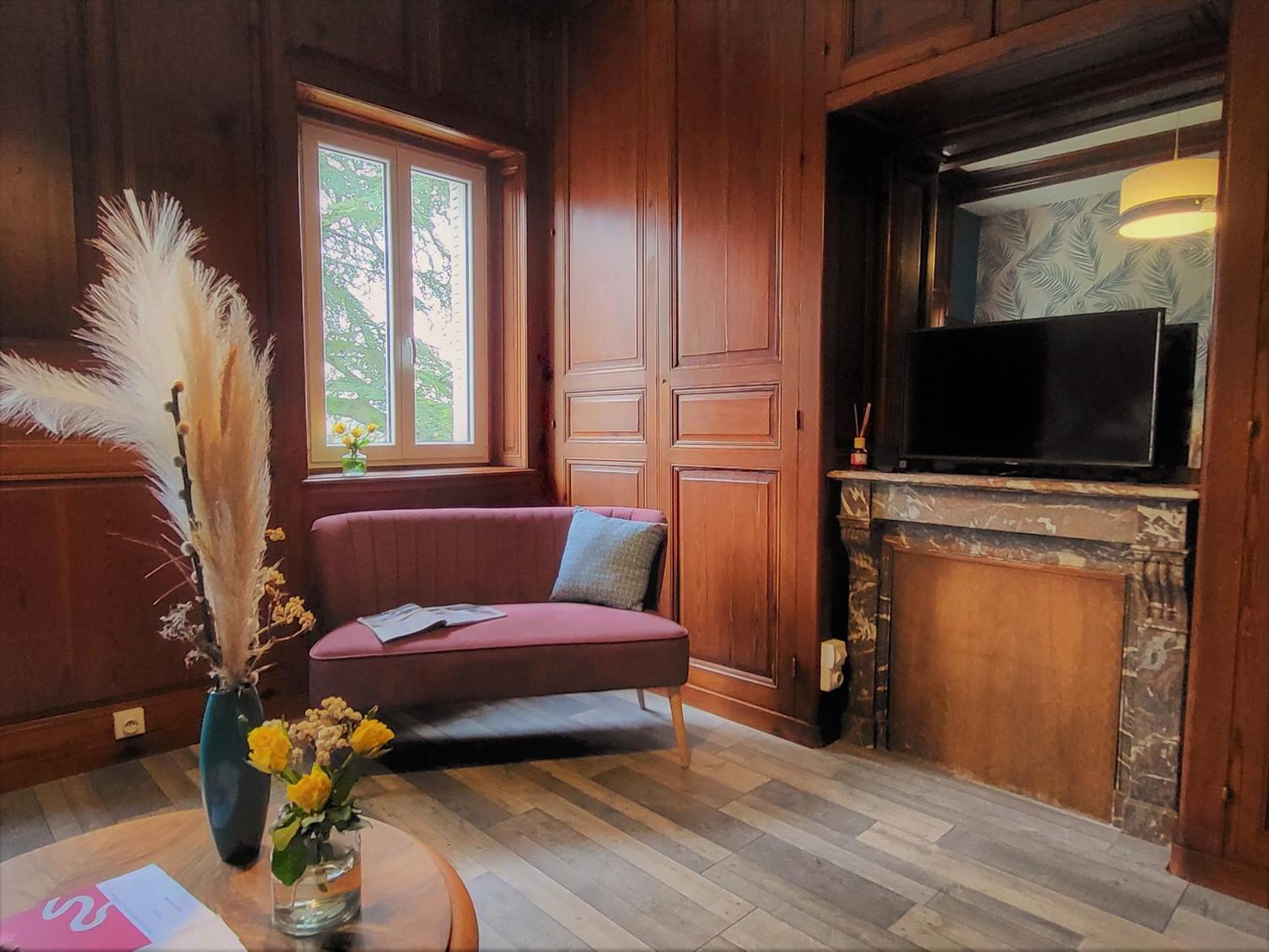 Sejour De Charme Au Chateau Avec Petit-Dejeuner Et Parking - Fr-1-591-705 Cluis Екстериор снимка